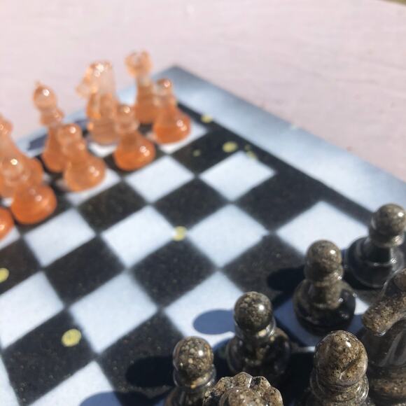 Chess Set - Amber Edition - Picture 5 of 9